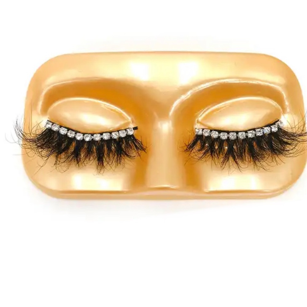 🔴SOLD🔴Long Mint Rhinestone Eye Lashes